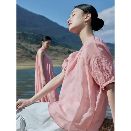 【商场同款】茵曼文艺衬衫2023夏季女装新款V领灯笼袖绣花上衣图片
