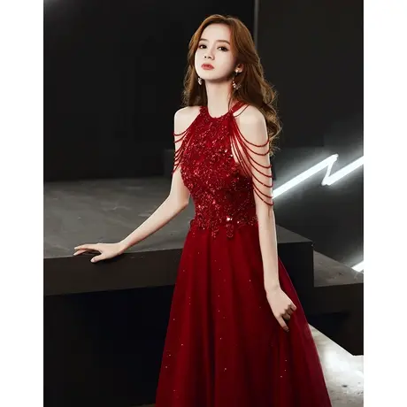 敬酒服新娘2023新款结婚酒红色挂脖性感高级感晚礼服女高端纱裙图片