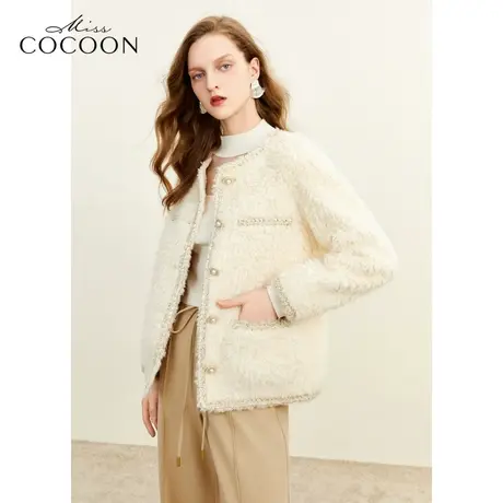 missCOCOON静奢风上衣2023冬季新女复古珍珠扣麦穗织带香风皮草图片
