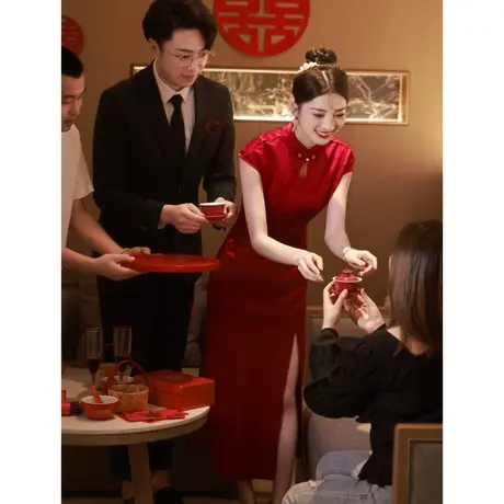 旗袍敬酒服2024新款新娘高级感水滴领中式结婚订婚礼服女夏季红色图片