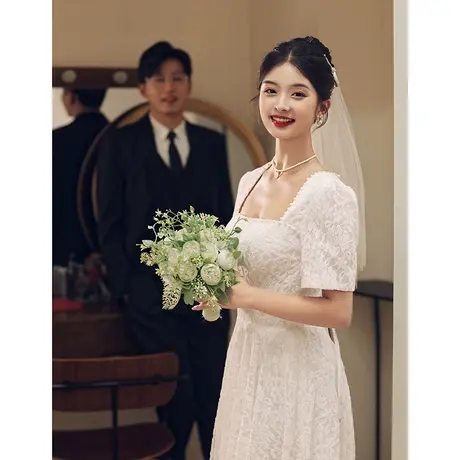 白色订婚连衣裙登记领证小白裙女夏季法式方领礼服平时可穿中长款图片