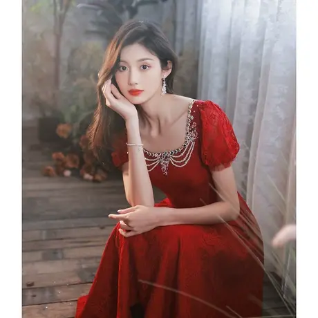敬酒服新娘高级感夏季婚纱高端法式红色订婚礼服女回门连衣裙高贵图片
