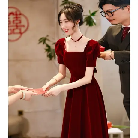 法式敬酒服新娘2024新款酒红色高级感小个子订婚礼服连衣裙女系带图片