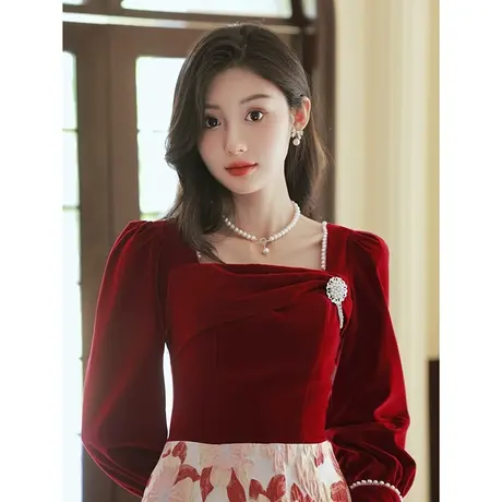 长袖敬酒服新娘2024新款秋冬季酒红色订婚晚礼服女钉珠方领高级感图片