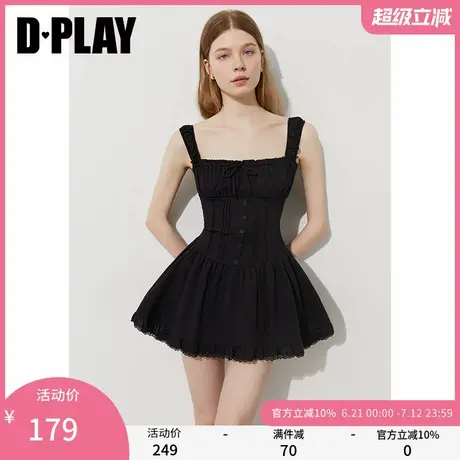 DPLAY2025年夏季新款黑色吊带连衣裙木耳边配蝴蝶结蕾丝拼接裙子图片