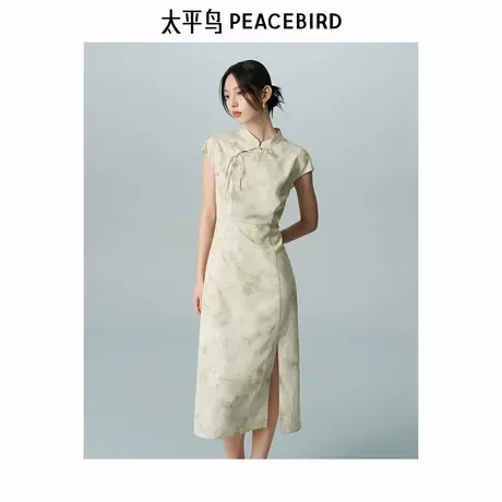 太平鸟女装新中式立体提花连衣裙夏新款气质收腰国风盘扣长裙图片