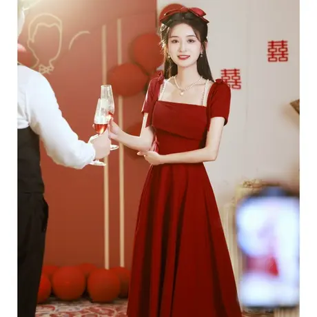 缎面敬酒服新娘日常法式订婚礼服平时可穿红色连衣裙夏季修身裙子图片