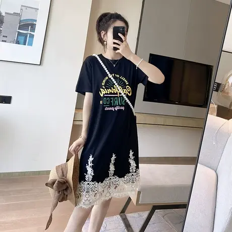印花黑色大码T恤连衣裙拼接蕾丝宽松卡通图案胖mm夏装新款显瘦女图片