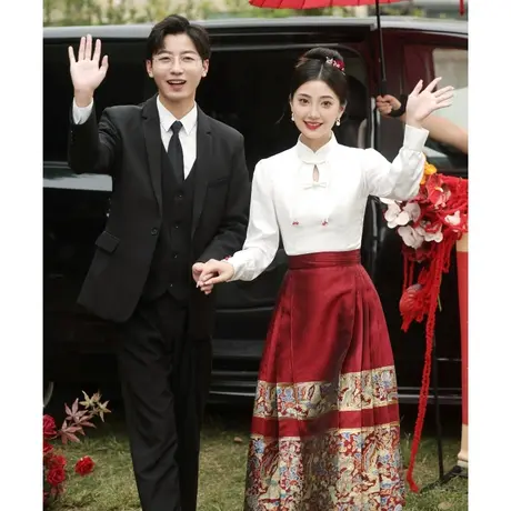 红色马面裙敬酒服2024新款新娘中式国风汉服旗袍订婚礼服女秀禾服图片