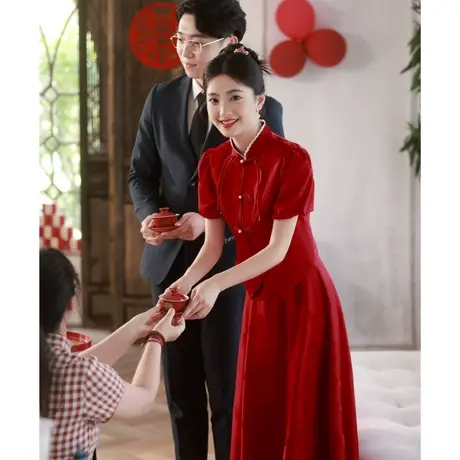 中式旗袍敬酒服2023新款新娘回门服红色裙子订婚礼服连衣裙秀禾服图片