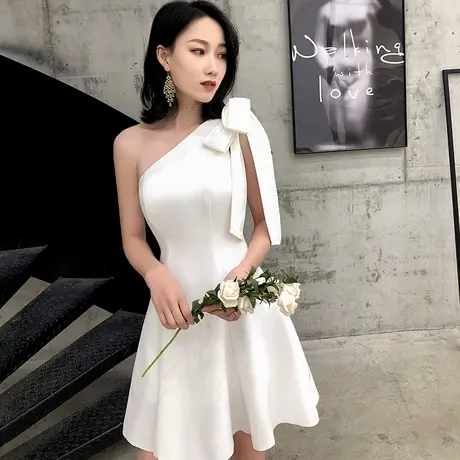 白色单肩小礼服女名媛裙子平时可穿简单大方小个子短款连衣裙派对图片