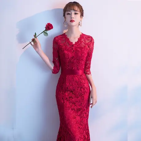 鱼尾敬酒服新娘2024新款夏季酒红色结婚订婚便装礼服平时可穿V领图片