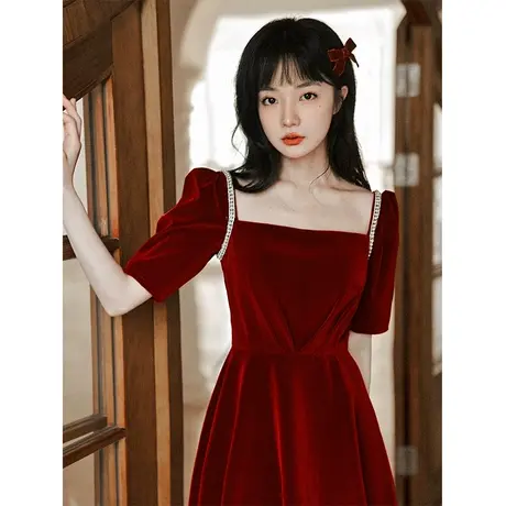 结婚敬酒服新娘夏季酒红色高级感订婚礼服连衣裙回门便装丝绒方领图片