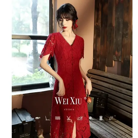 敬酒服新娘2024新款酒红色平时可穿回门订婚小礼服女蕾丝V领夏季图片