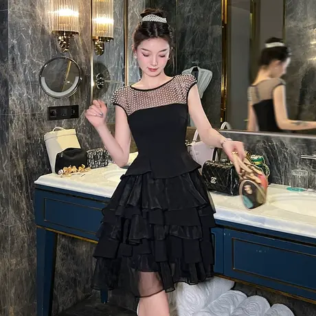 时尚女神范气质白色连衣裙减龄修身小个子性感一字肩露背吊带短裙商品大图