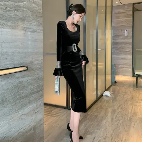 高端名媛晚宴会礼服收腰方领露锁骨丝绒连衣裙法式包臀小黑裙秋季图片