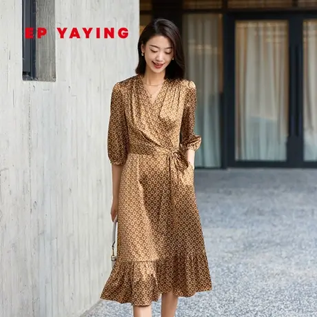[真丝系列]EP雅莹女装 印花V领交襟收腰连衣裙 2023秋冬新款4622A图片