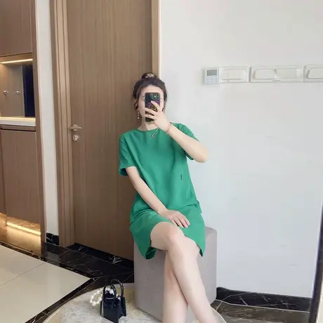 绿色连衣裙女夏高端气质胖mm大码显瘦直筒减龄遮肉2022新款休闲图片