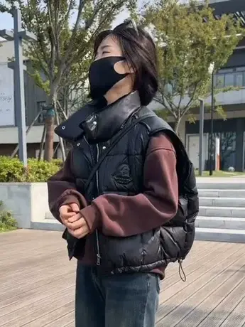 欧货立领拼接羽绒马甲女2023冬季宽松显瘦白鸭绒无袖坎肩马夹外套图片