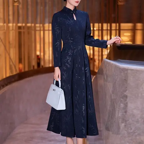 针织连衣裙女2025春季新款端庄大气新中式藏蓝色长袖收腰大摆裙子图片