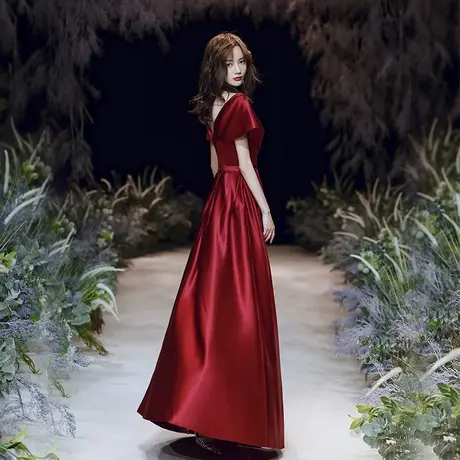 敬酒服新娘2023结婚新款冬季高级感小个子酒红色平时可穿礼服孕妇图片
