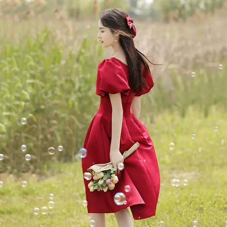 红色礼服平时可穿敬酒服新娘夏季法式泡泡袖中长款回门订婚连衣裙图片