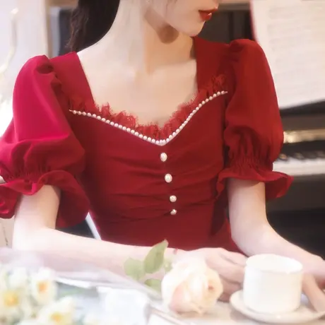 敬酒服新娘2024新款夏季平时可穿订婚回门小礼服女酒红色方领薄款图片