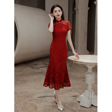旗袍敬酒服新娘2023新款夏季鱼尾小个子酒红色订婚连衣裙平时可穿图片