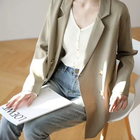专享新款chic西装外套女设计感小众气质高级感西服短款小个子上衣图片