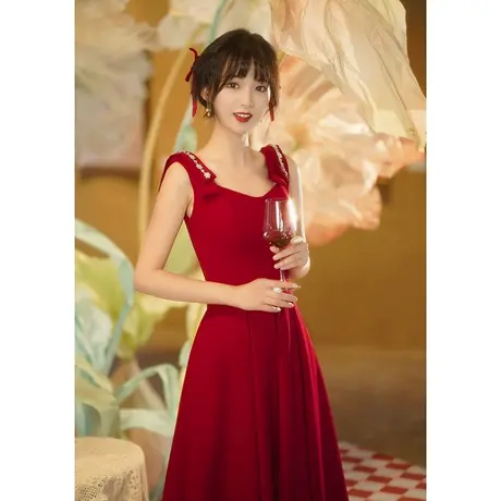 吊带敬酒服新娘夏季酒红色结婚订婚回门小晚礼服连衣裙小个子V领图片