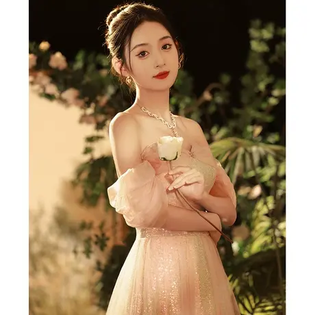 敬酒服新娘高级感气质2023新款一字肩法式订婚连衣裙礼服女夏季秋图片
