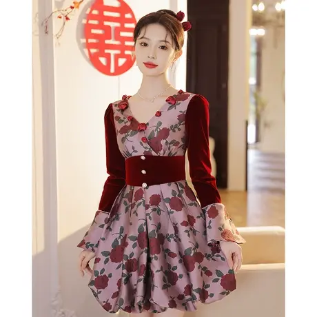 敬酒服新娘2023新款冬季长袖小个子红色订婚晚礼服连衣裙玫瑰V领图片
