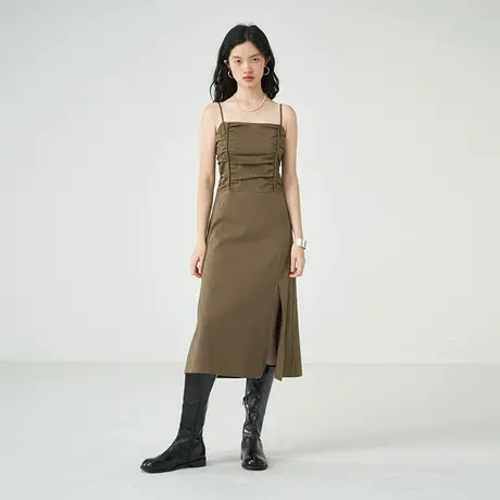 omont蛋挞家 褶皱吊带连衣裙子夏季新款复古黑色收腰中长裙女图片