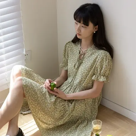 omont蛋挞家 复古小V字领花边泡泡袖碎花连衣裙女夏显瘦蛋糕裙图片