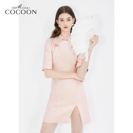 可可尼COCOON2025新款新中式小香风珠片设计年会穿搭高级感连衣裙图片