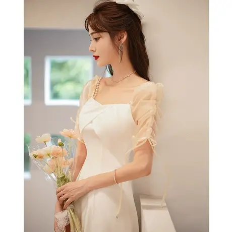 白色小晚礼服女2024新款气质生日宴会年会订婚连衣裙平时可穿方领图片