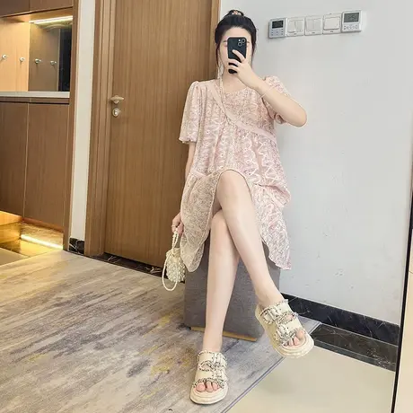 粉色甜美蕾丝镂空连衣裙女夏2025新款流行温柔减龄碎花裙大码胖mm图片