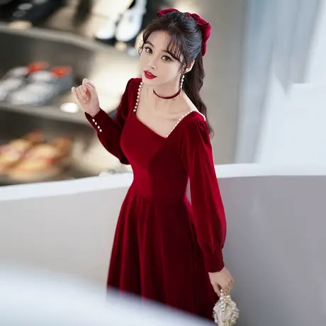 长袖敬酒服新娘2023新款秋冬季结婚订婚回门礼服简单大气钉珠方领图片