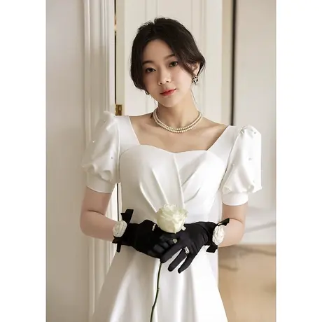白色小晚礼服连衣裙女夏季生日订婚毕业轻奢小众高端领证登记森系图片