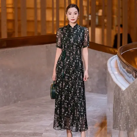 首尚格释印花连衣裙女2025夏季新款优雅气质修身显瘦新中式大摆裙图片