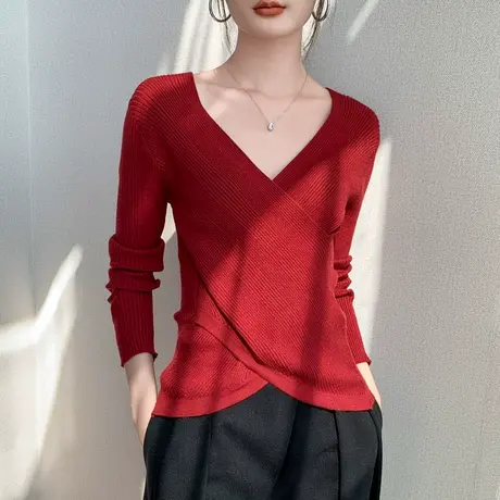 法式时尚交叉领长袖针织衫女秋冬设计感小众别致修身减龄洋气上衣图片