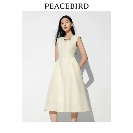 太平鸟女装气质V领连衣裙夏新款小众别致小白裙无袖时尚伞裙图片