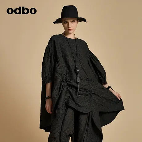 odbo/欧迪比欧原创设计高级感压褶千鸟格连衣裙女早秋新款图片