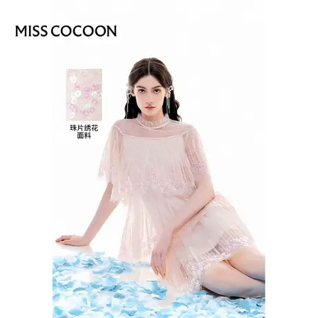 可可尼COCOON2025夏季新款粉色度假宽松重工珠片绣花蛋糕连衣裙女图片