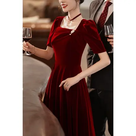 敬酒服新娘2023新款酒红色结婚回门订婚礼服连衣裙丝绒长款高级感图片