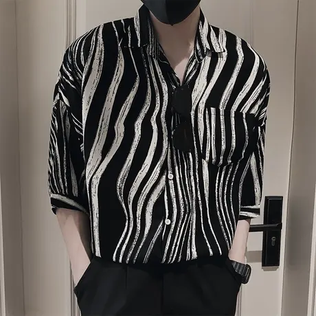 夏季男士衬衫七分袖宽松中袖潮流发型师时尚休闲短袖斑马条纹衬衣图片