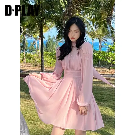 DPLAY2023夏新温柔仙女风花簇粉重工压褶度假氛围感雪纺连衣裙图片