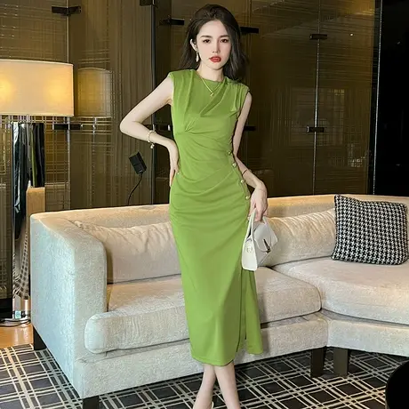休闲气质圆领无袖连衣裙女夏2023新款小众通勤显瘦修身开叉背心裙图片