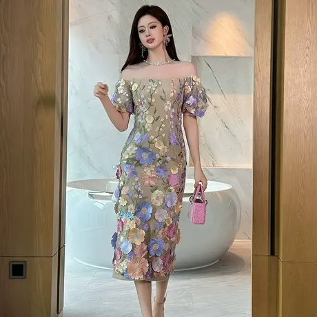 碎花一字肩淑女连衣裙图片