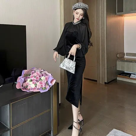 轻奢名媛赫本风黑色丝绒连衣裙秋冬季小众设计感修身开叉包臀裙女图片